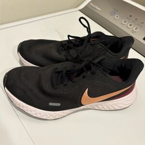 Nike Women's Black and Copper Athletic Shoes